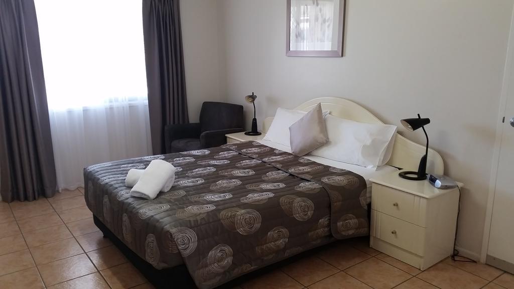 True Blue Motor Inn Рокхемптън Стая снимка