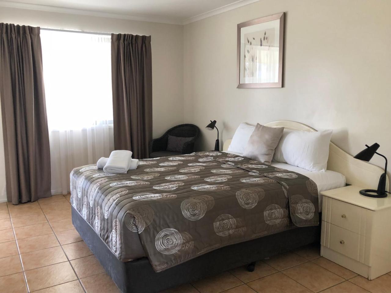 True Blue Motor Inn Рокхемптън Екстериор снимка