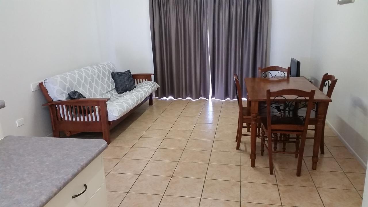 True Blue Motor Inn Рокхемптън Екстериор снимка