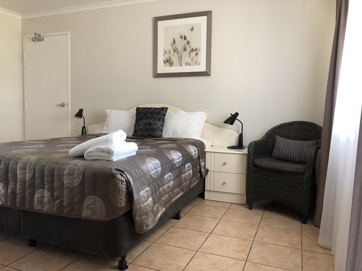 True Blue Motor Inn Рокхемптън Екстериор снимка
