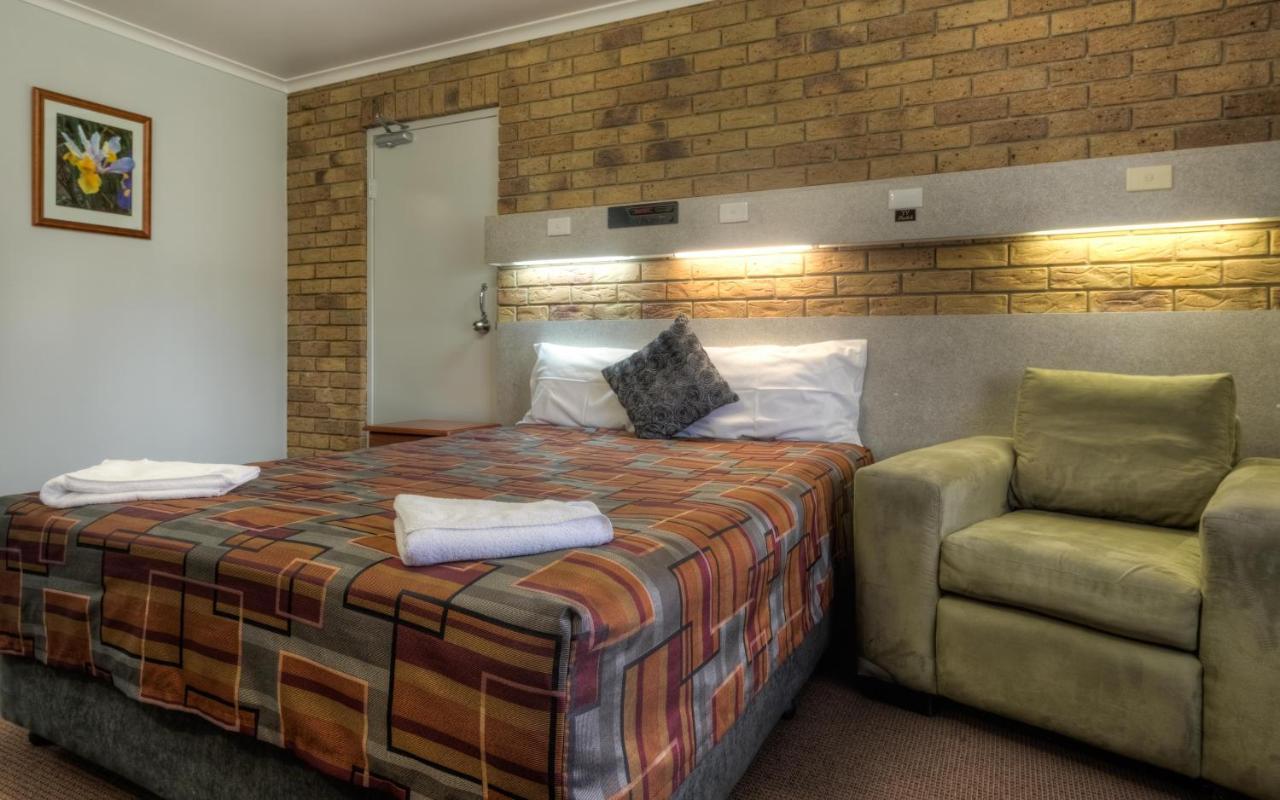 True Blue Motor Inn Рокхемптън Екстериор снимка