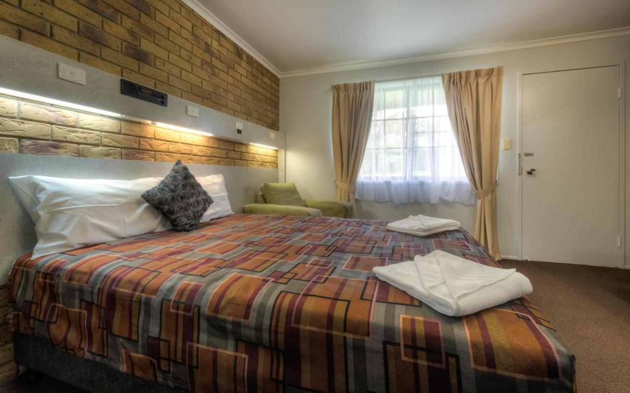 True Blue Motor Inn Рокхемптън Екстериор снимка