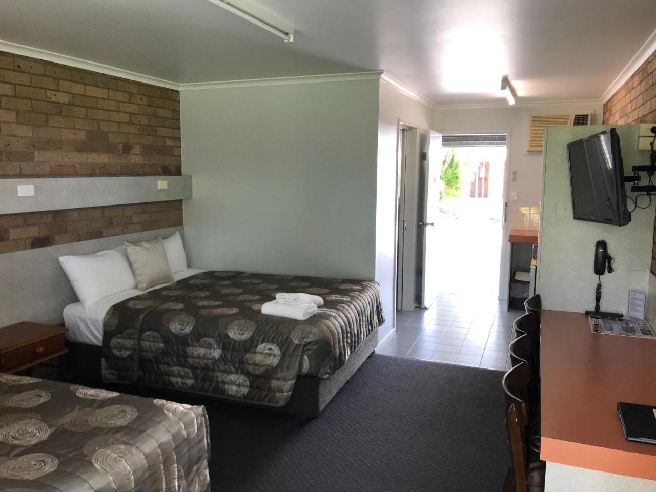 True Blue Motor Inn Рокхемптън Екстериор снимка